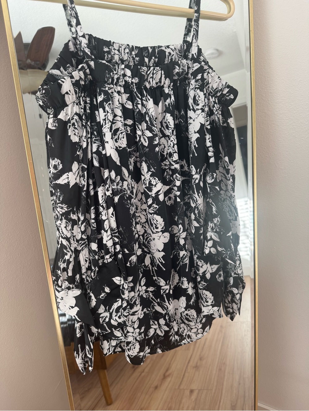 by & by Black and White Floral Off-Shoulder Mini Top